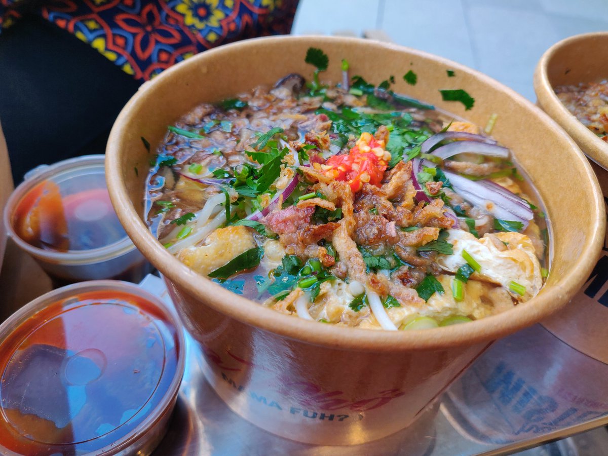 Tastiest Pho 🍜

#pho #vietnamesefood #soup #tofu #mushrooms #greenveggies