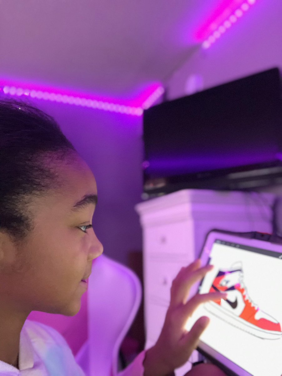 My 5th grade Art FUNdamentals class was beyond excited to finally have Procreate! As an introduction exercise to explore layers, brushes, and other tools, they had to replicate an object 5 times in different mediums. I am still in awe that this was their first try!! @ProcreateEDU