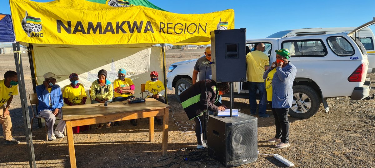 AncNcape's tweet photo. The first Voters arriving at the Voting Station in Ward 3, Brandvlei. They will cast there vote for the ANC today.
#VoteANC
#DoNotForgetYourMask https://t.co/zQKenVPNAg