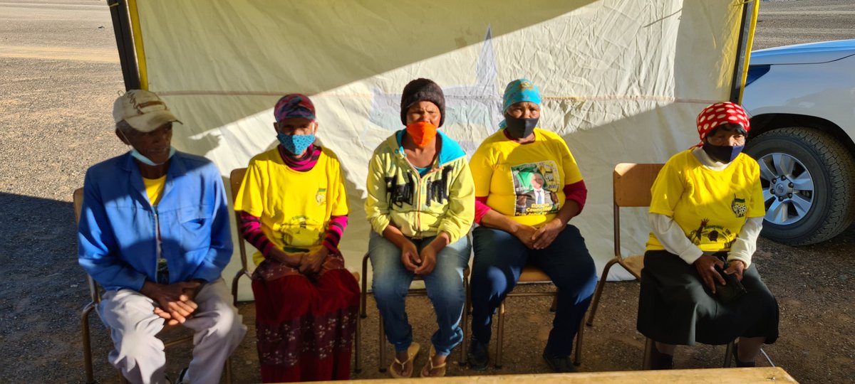AncNcape's tweet photo. The first Voters arriving at the Voting Station in Ward 3, Brandvlei. They will cast there vote for the ANC today.
#VoteANC
#DoNotForgetYourMask https://t.co/zQKenVPNAg
