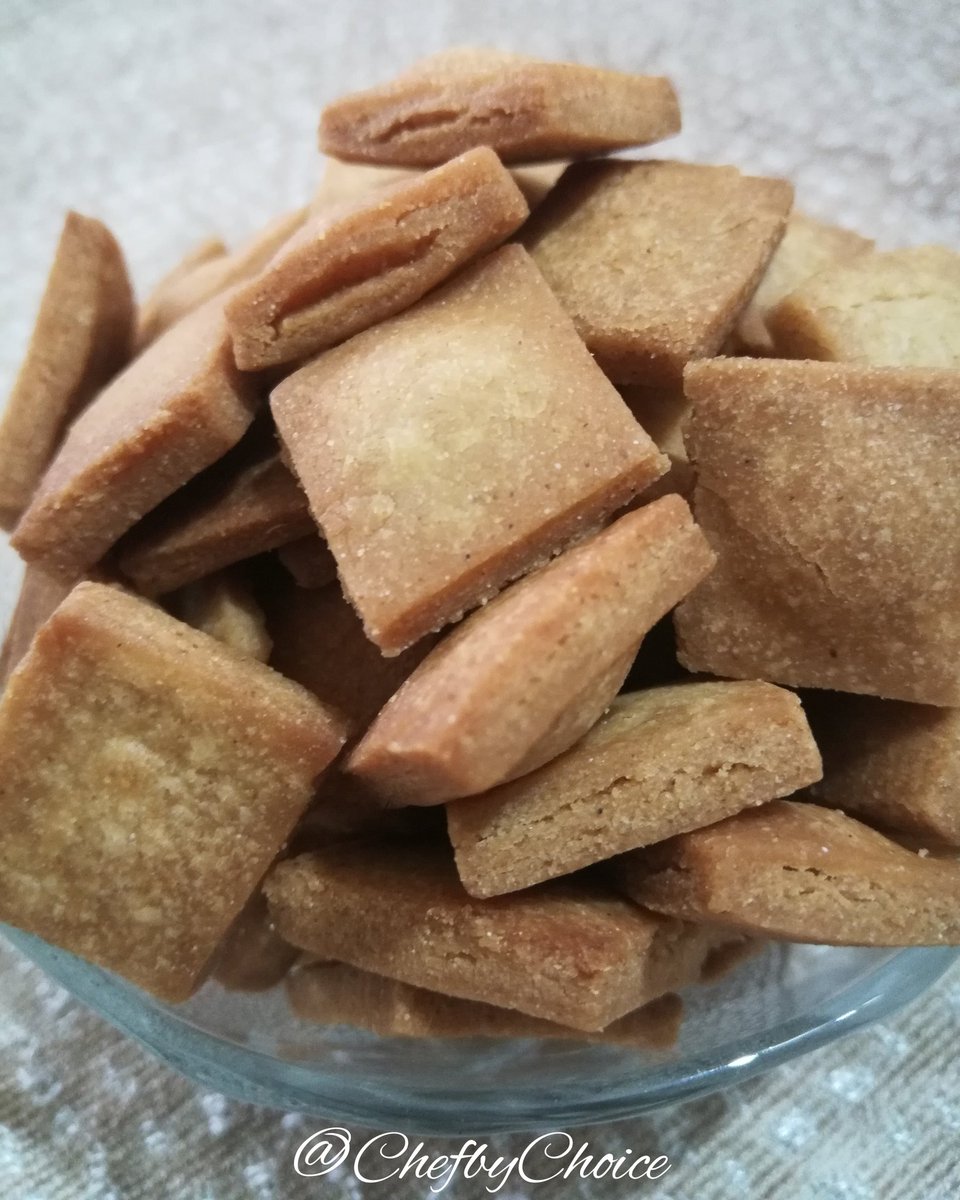 ChefbyChoice1's tweet photo. #chefbychoice #drysnacks #desserts #shakkarpara #shankarpali #vegetariancuisine #Indianfood #food #foodie #foodlover #foodblogger #foodstyling #delicacies  #cookwithCBC #cooking #passionforcooking

Recipe:
Instagram - https://t.co/2o9P6RTyOV
Facebook -https://t.co/q4plslzARm https://t.co/ig6lWtgWvx