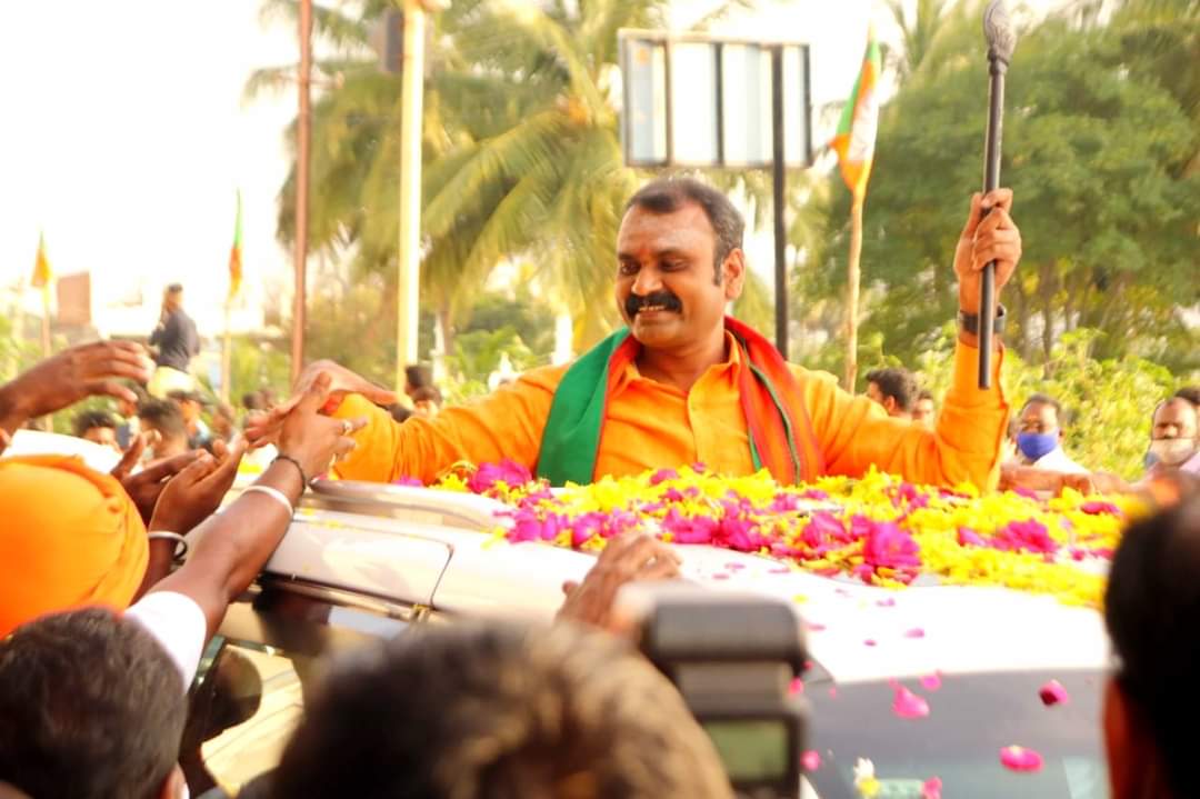 Bjp_Kgi_west's tweet photo. Yesterday In Hosur Vettrivel Yathirai Mass Public Meeting Was Held By @Murugan_TNBJP @NarendiranksB @KesavaVinayakan @annamalai_ips @KTRaghavanBJP @karthiyayiny7 @bjp_nagaraj https://t.co/FQuiiBe2lN
