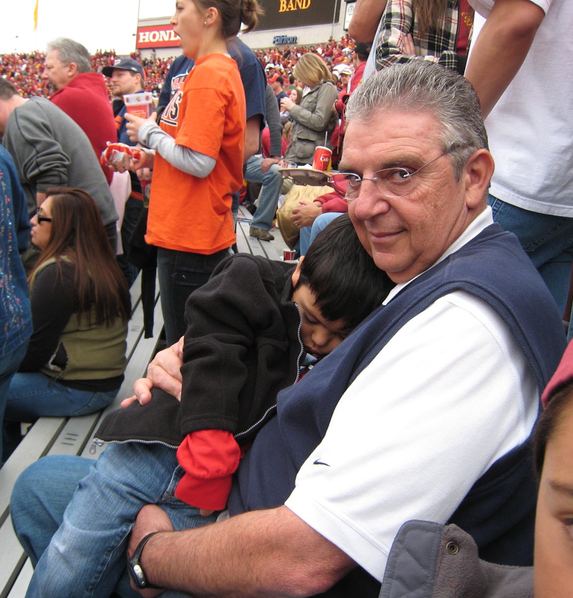 VincentFarrar1's tweet image. My role model, my best friend, my Papa. Miss you more than ever 🙏🏽🧡