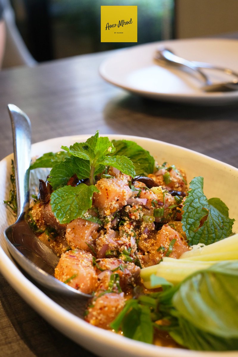 aowmhod's tweet photo. มีร้านอาหารอีกร้านนึง อยู่ในซอย รร.ราชวินิตบางแก้ว
ร้านนี้เป็นร้านอาหารสไตล์ ไทย-อีสาน 🧡

เด่นๆเลยคือรสชาติของเขาจะจัดจ้านนน
แต่ลงตัวแบบบอกไม่ถูก แต่โดยรวมคือใช้ได้ ❤

อยากให้ไปลองกินกันดูสักครั้งจ้าา 🤤
@aroii

#aowmhod #เอาหมด
#อร่อยไปแดก #อร่อยบอกต่อ https://t.co/Z1LTpXA9GU