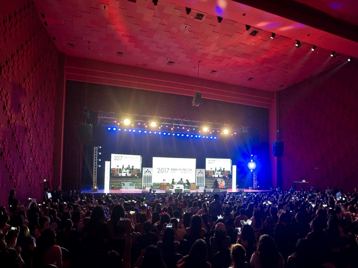 NewFrontierPh's tweet photo. It's been 3 years since Park Hyung Sik held his first fanmeeting, First love in Manila here at the New Frontier Theater! Did you see him wear the Barong tagalog live? ππ
#ConcertAnniversary #PHSManila #ParkHyungSik #NewFrontierTheater https://t.co/I1Z1trrcyN