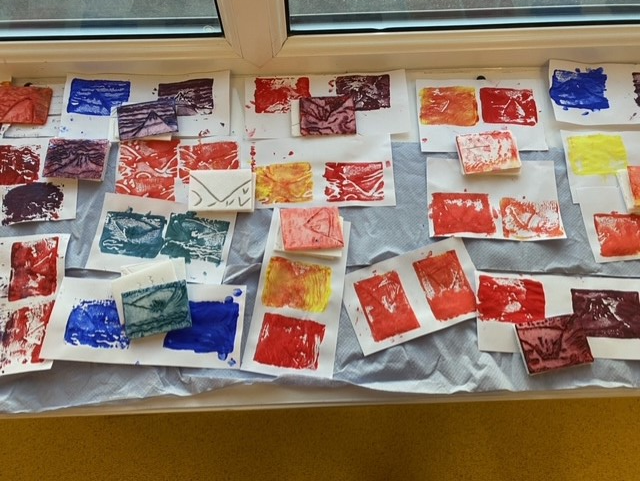 EPA_PanthersY4's tweet photo. The children have been studying Katsushika Hokusai in Art, they have been learning how to screen print in order to recreate his work. @EastfieldPri https://t.co/nBDoldwRu5