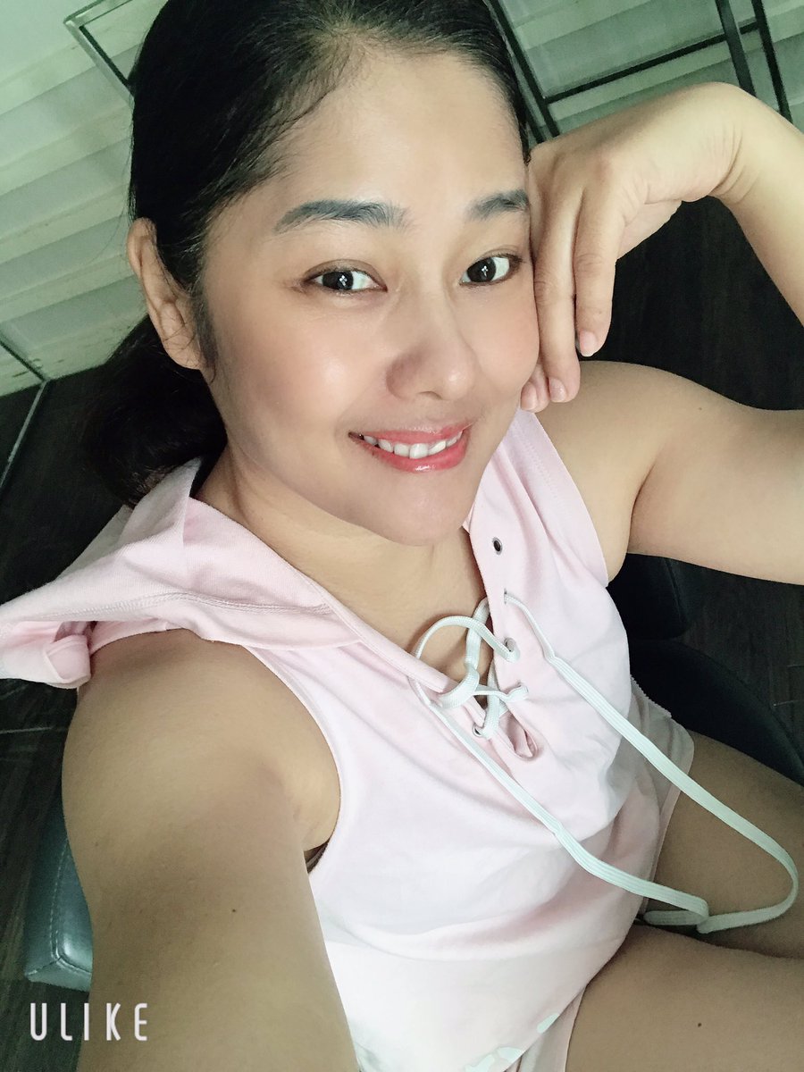 ThanyasornK's tweet photo. 1.11.2020
#พิชิตไขมันพร้อมได้สุขภาพ
#cardioandweight
#รักตัวเอง #หน้าสด
#workout2020
#goodday_wednesday
#positive_mind https://t.co/qlenfBEE5q