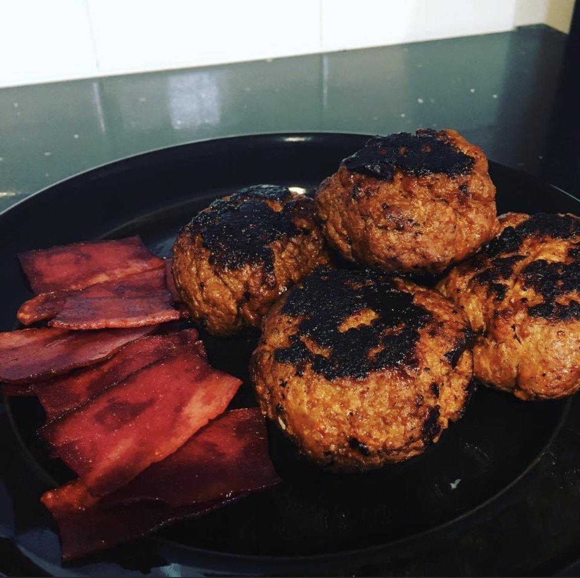 canceledjose's tweet photo. so tonight was my first attempt at making garlic fries and turkey bacon sliders 🍔🍟 #joseskitchen https://t.co/ANCxZGE3SK