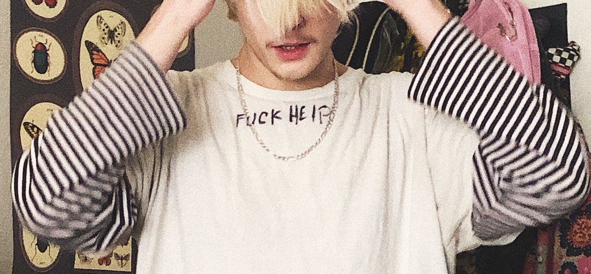 ilovbans's tweet photo. Finna start sellin’ clothes n shitt ;)) right. https://t.co/ckJITFzNw3