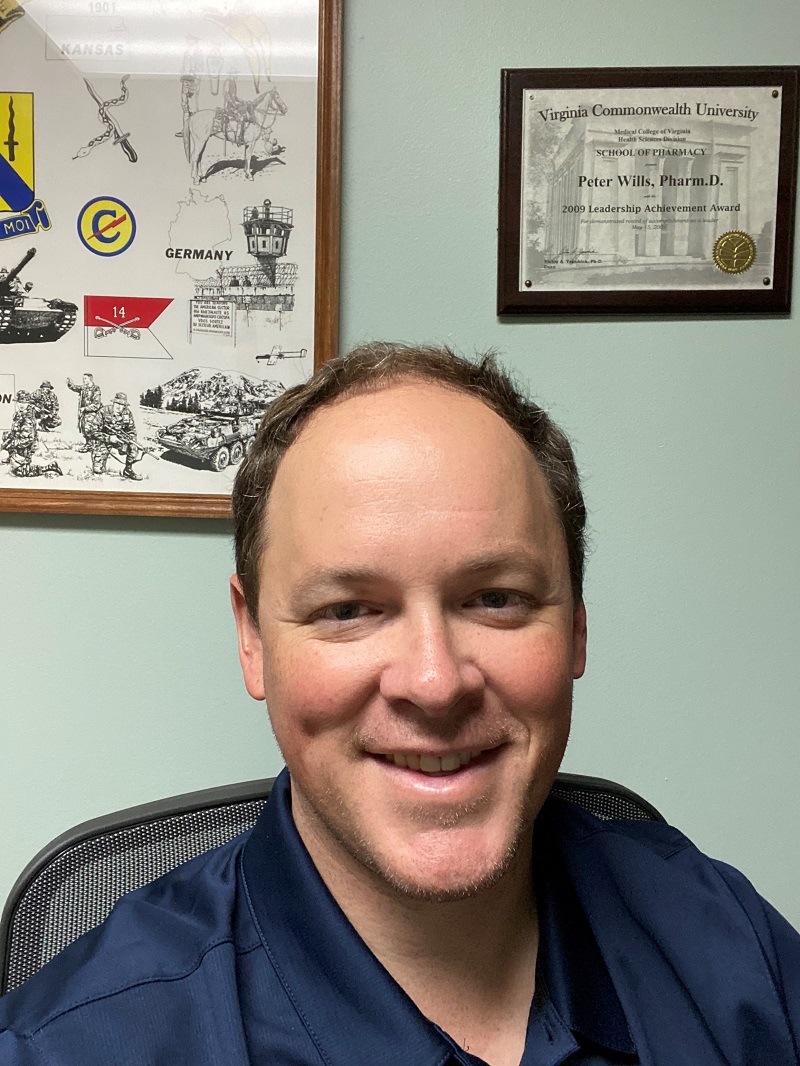 ASHPOfficial's tweet photo. This #VeteransDay, the ASHP Official podcast highlights members who volunteered to join the military in service to our nation. Listen as Peter Wills, Kaye Dunham, Norman Hooten, &amp; David Price discuss the remarkable journeys they took to become pharmacists: https://t.co/X3OHFqRNzv https://t.co/WDUGrsPlAL