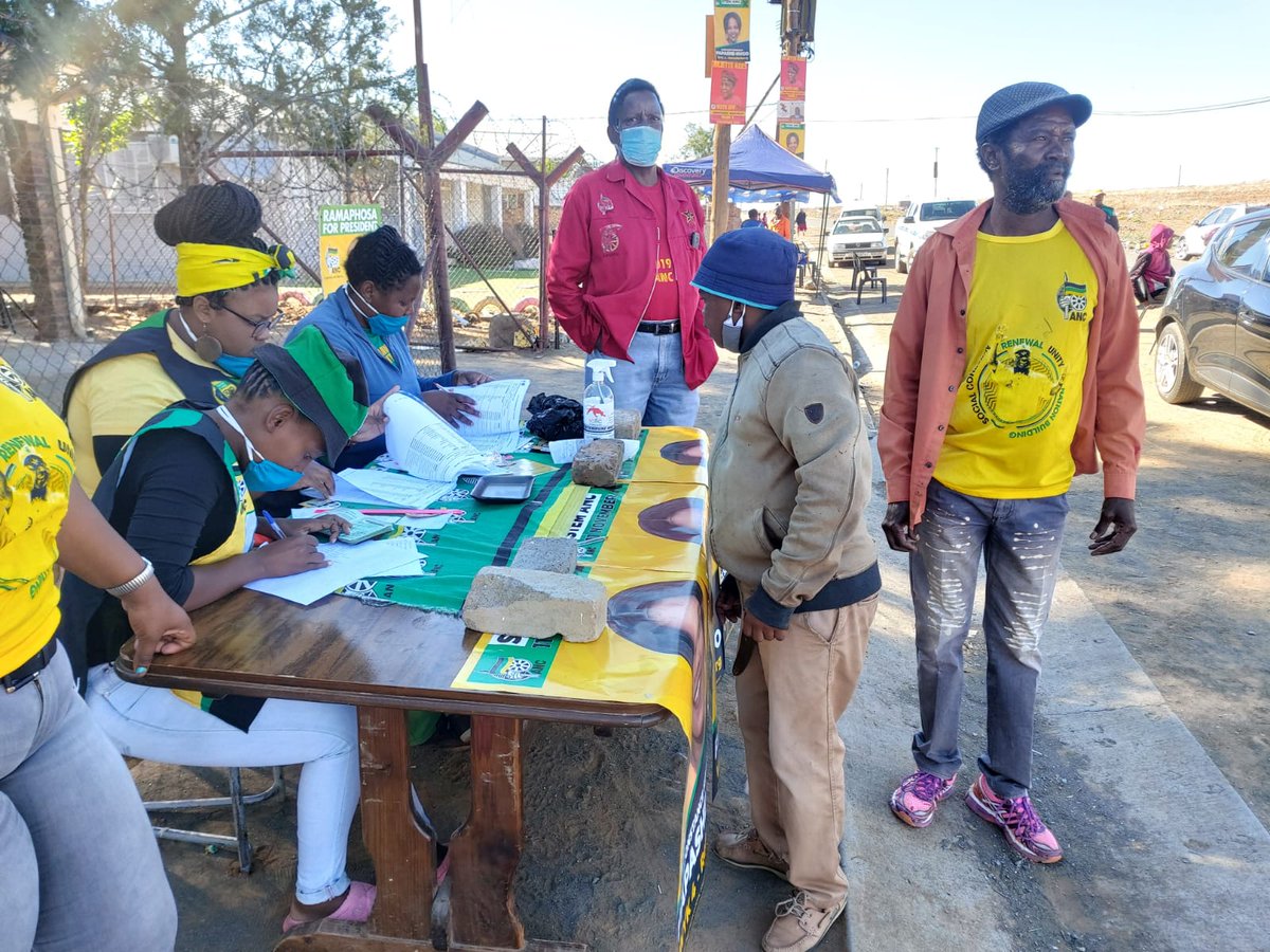 AncNcape's tweet photo. ANC Volunteers in Ward 4, Vic Tuku branch in Phillipstown are verifying voters details on the voters roll.
#VoteANC
#DoNotForgetYourMask https://t.co/mYswITjOsY