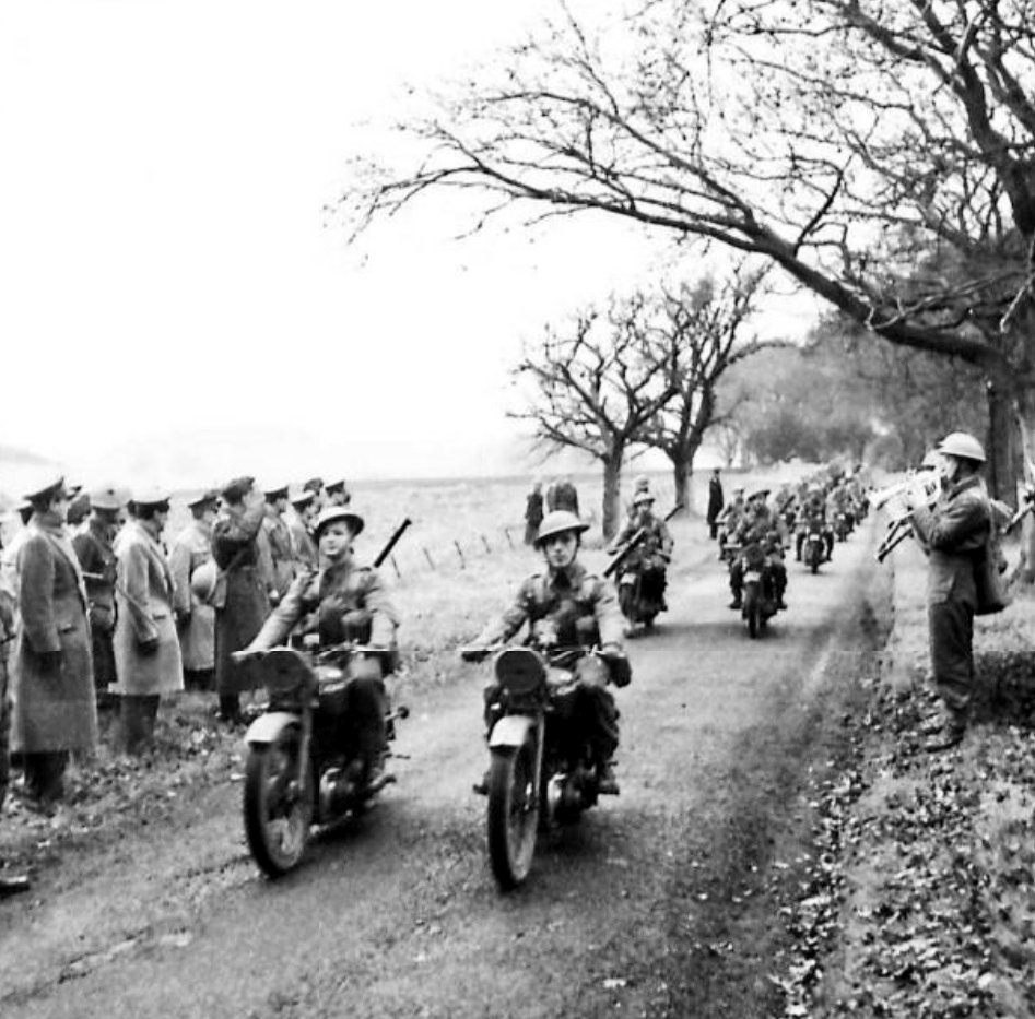 SilenceInPolish's tweet photo. Photographs of the Polish Armed Forces celebrating Polish Independence Day throughout the Second World War 🇵🇱

(All photographs from IWM)

1. Scotland, 1940

The Polish 1st Rifle Corps during a march past in Cupar, months after arriving from France.

/1 https://t.co/0pUYQM9aig
