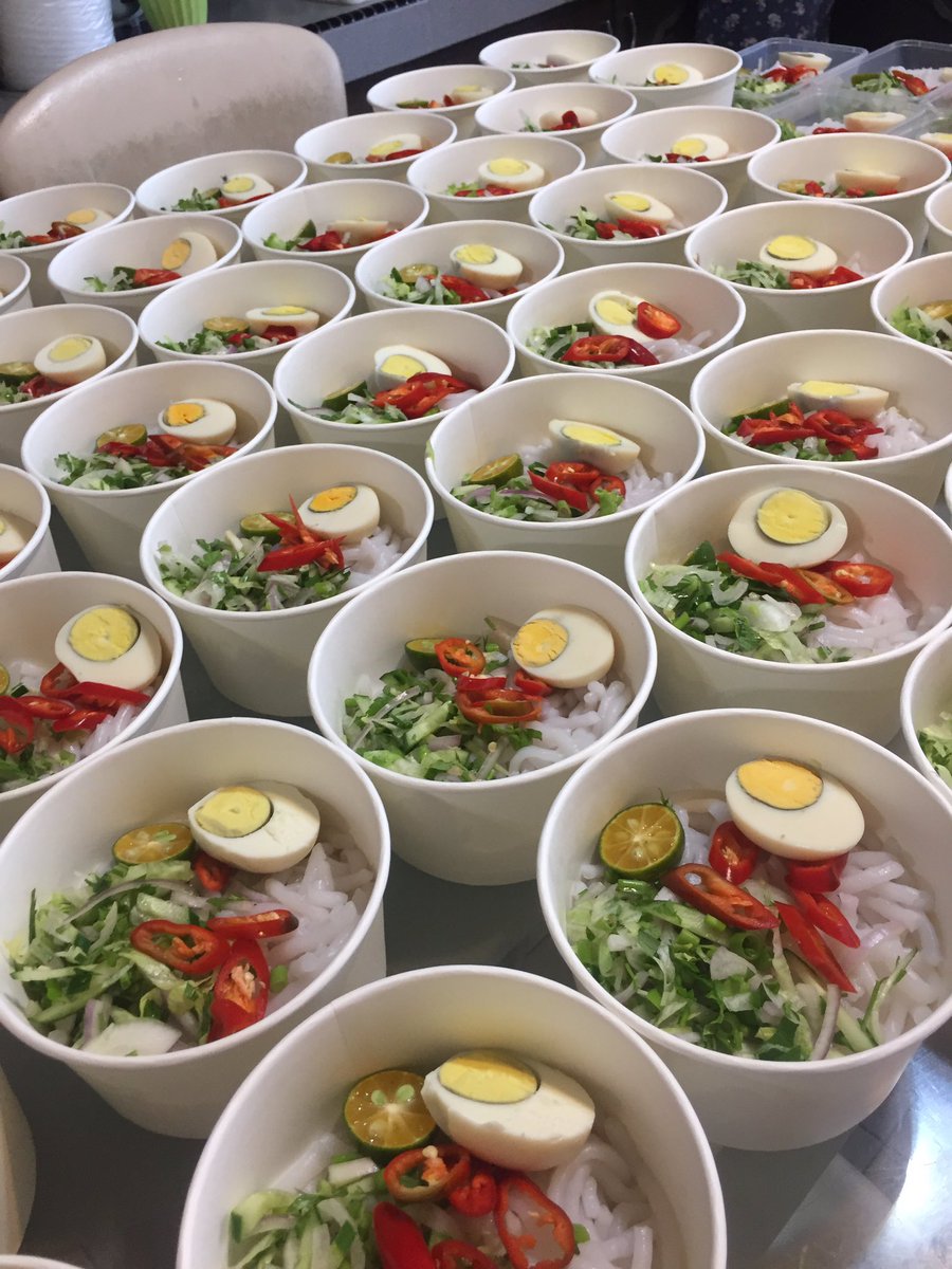 RizalAshraff1's tweet photo. @effieizwan Asalamualaikum Tumpang promote Alang2 akak tu mintak Laksa , Saya ada jual🤣
📌Bihun Sup Daging  Rm 5.00
📌Mee Sup Daging RM 5.00
📌Sup Daging Rm 10.00
📌Sup Tulang Rm 12.00
📌Laksa Pinang Rm5.00
Delivery: Senawang , Seremban 🛵
📞https://t.co/YulDrl2wyv https://t.co/VLZL0VkGvA