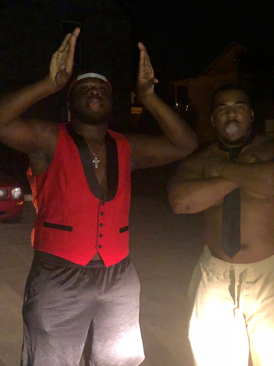 _itsnotdaniel's tweet photo. The Big Tr3 Dawg turn 3 today
Happy QueDay to my LBs @DexTillmanJr @HutchTheQue_ @Brose_royce 

NDD Fall 17 
4Owt The WQQDs https://t.co/K3JGObIBLb
