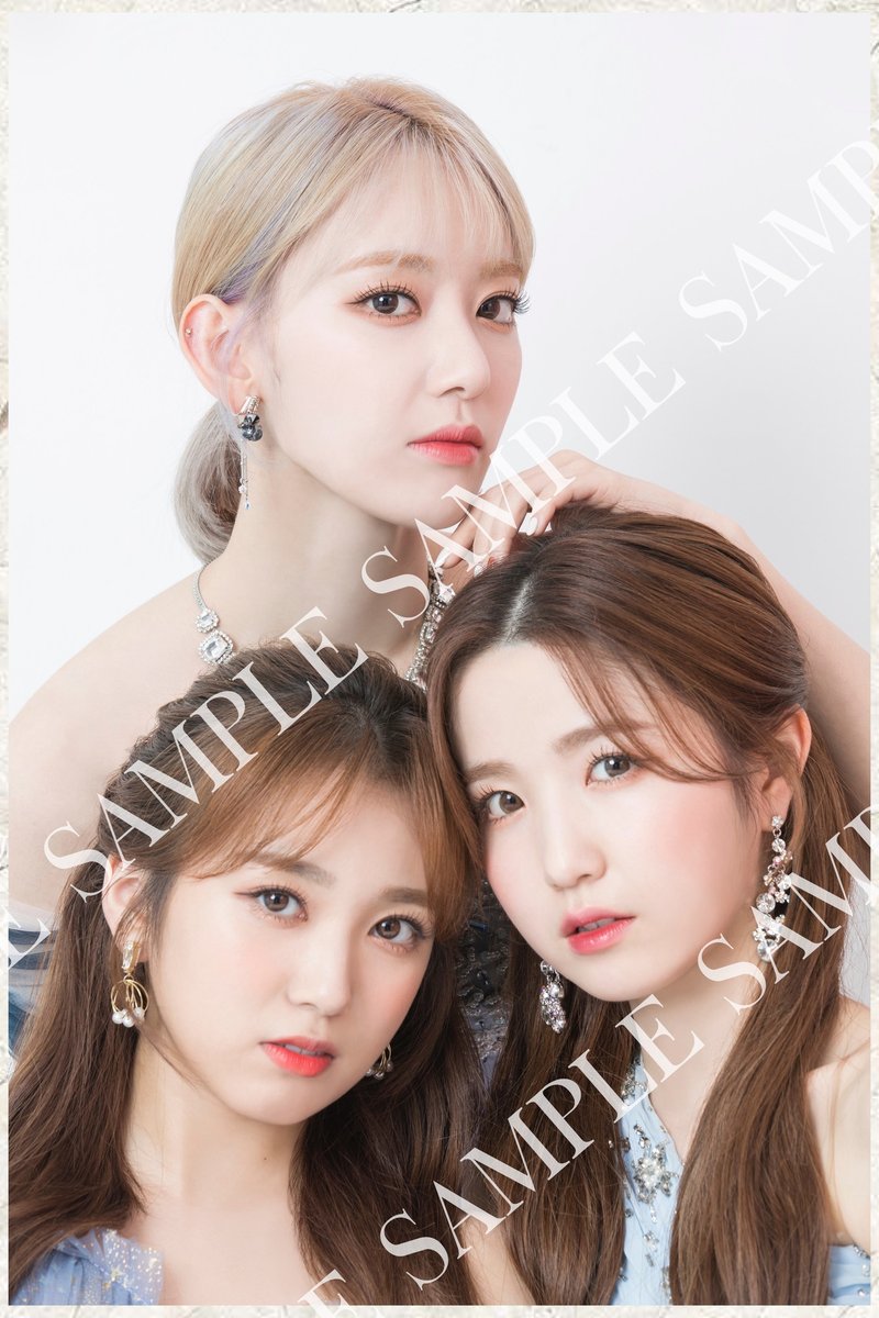 oricon's tweet photo. IZ*ONE、日本オリジナル写真集の書店別特典ビジュアル公開❗ 美しさ際立つドレスショット✨
https://t.co/d1cnDgyXj6

💎 宝石箱のような写真集、発売記念イベントも＜📸 別カットあり 💕＞
https://t.co/VK7t9URm1E

#IZONE #아이즈원 #アイズワン
@izone_photobox @official_izone https://t.co/kQH96WauLp