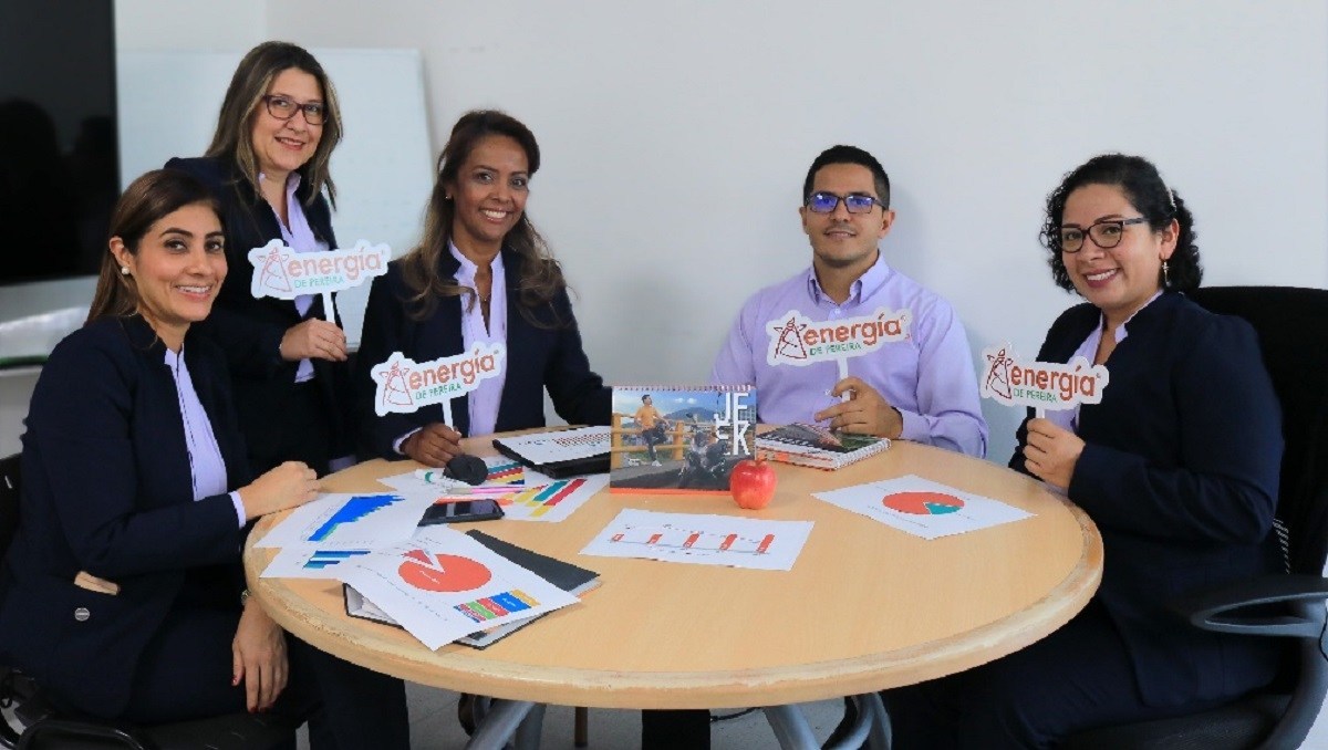 Energía de Pereira, una familia con mucho voltaje dlvr.it/RlR9wB