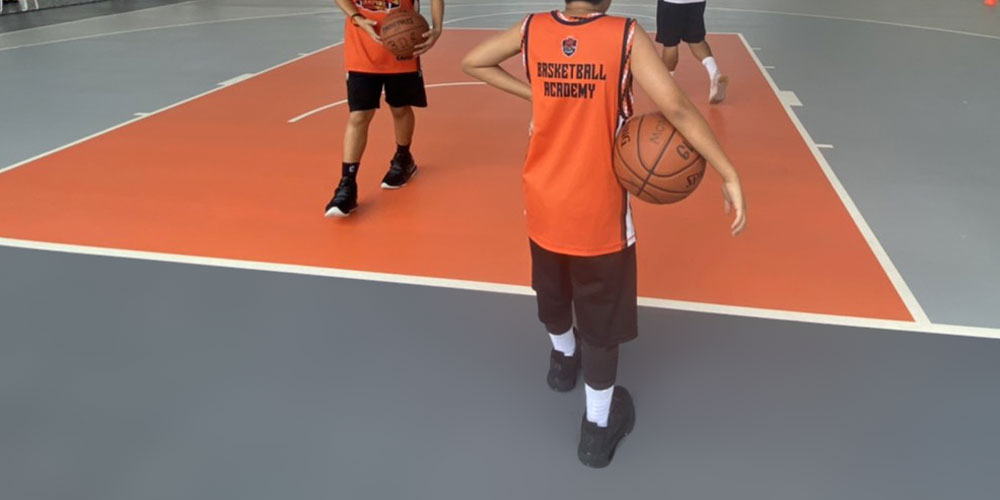 ViacorPolymer's tweet photo. #sports floor installation in Bangkok this year. 3500 m² and 4 fields in different colours.
#viacor #porplastic #sportsflooring #sportsbusiness https://t.co/9HqyvpHYP5