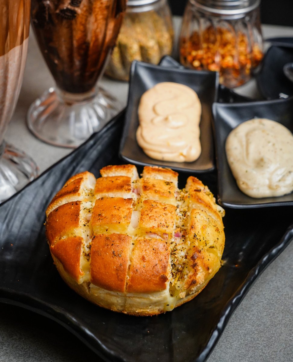 forkitcafe's tweet photo. PULL APART GARLIC BREAD 

FORK IT Cafe

CALL US : 7000351855 / 07314988837
#indorefood #indoreblogger #indore #indori  #food  #foodporn  #yummy #forkit  #forkitcafe  #forkithard  #indore https://t.co/OyQ0uLdWT0