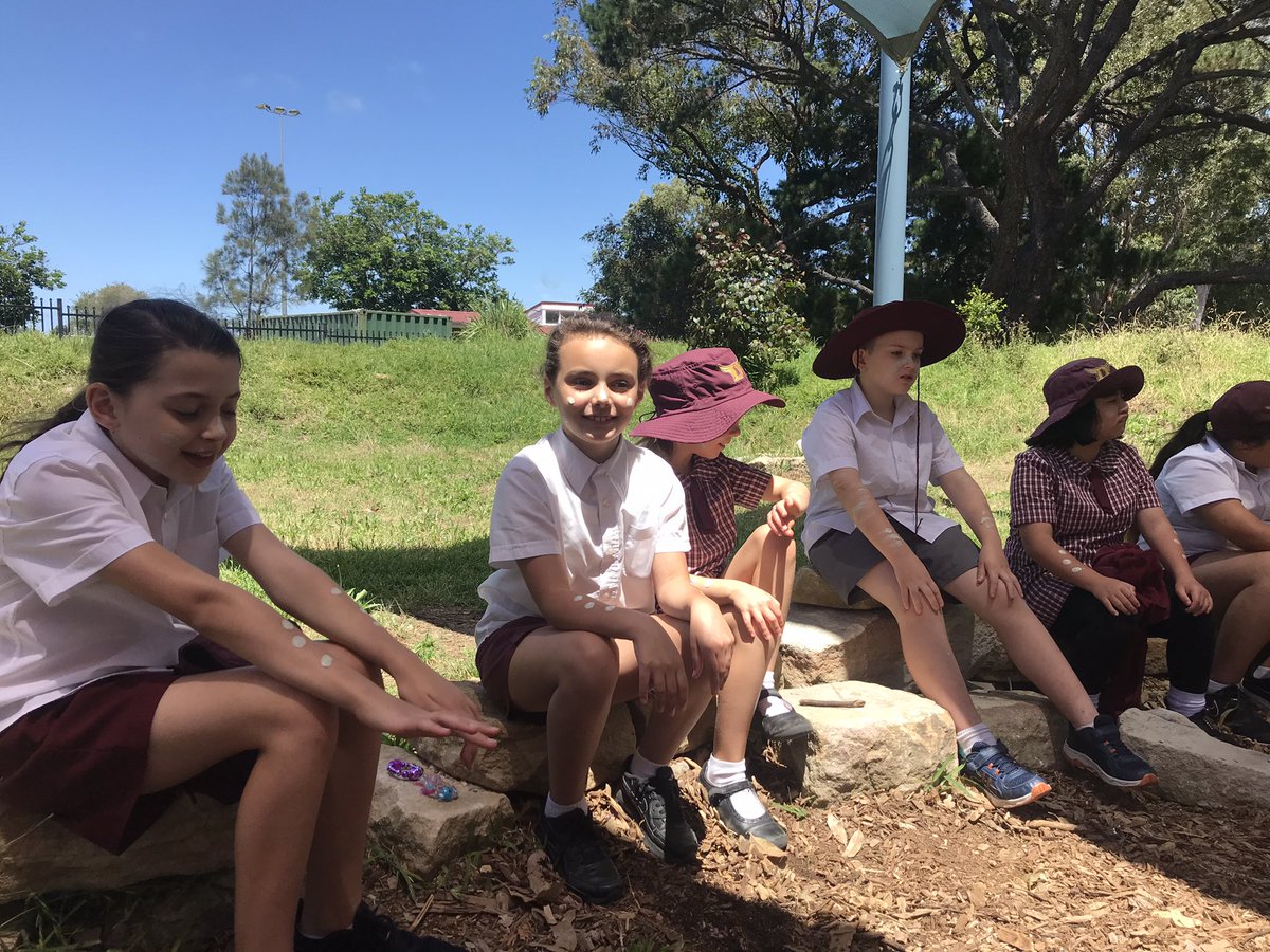 daceyville's tweet photo. Such great learning with Nigel in our #NAIDOC2020 workshops today! Art exhibition tomorrow! #AlwaysWasAlwaysWillBe https://t.co/FyA7owIJxJ
