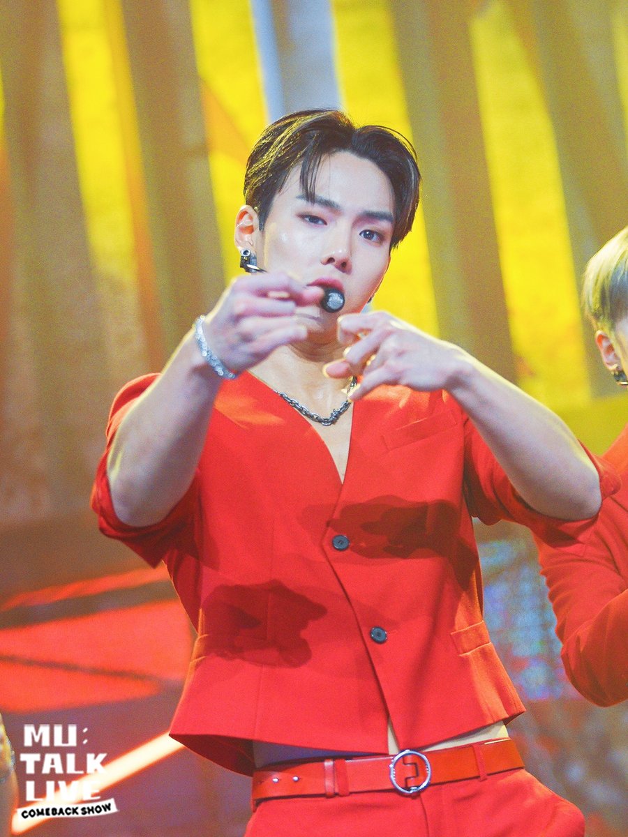 kakaotv_mutalk's tweet photo. [📷뮤톡 하드털이]

치사량의 섹시함🤭💗
여심 킬라 #몬스타엑스 현장 포토 대방출🔥

<COMEBACKSHOW MU:TALK LIVE>
매주 월요일 오후 8시, 뮤톡하세요~! ♪

#MONSTAX  #MONSTA_X
#Lovekilla #러브킬라 #Fatal_Love
#양요섭 #뮤톡라이브 #MUTALKLIVE https://t.co/2Wbw7bX4Re