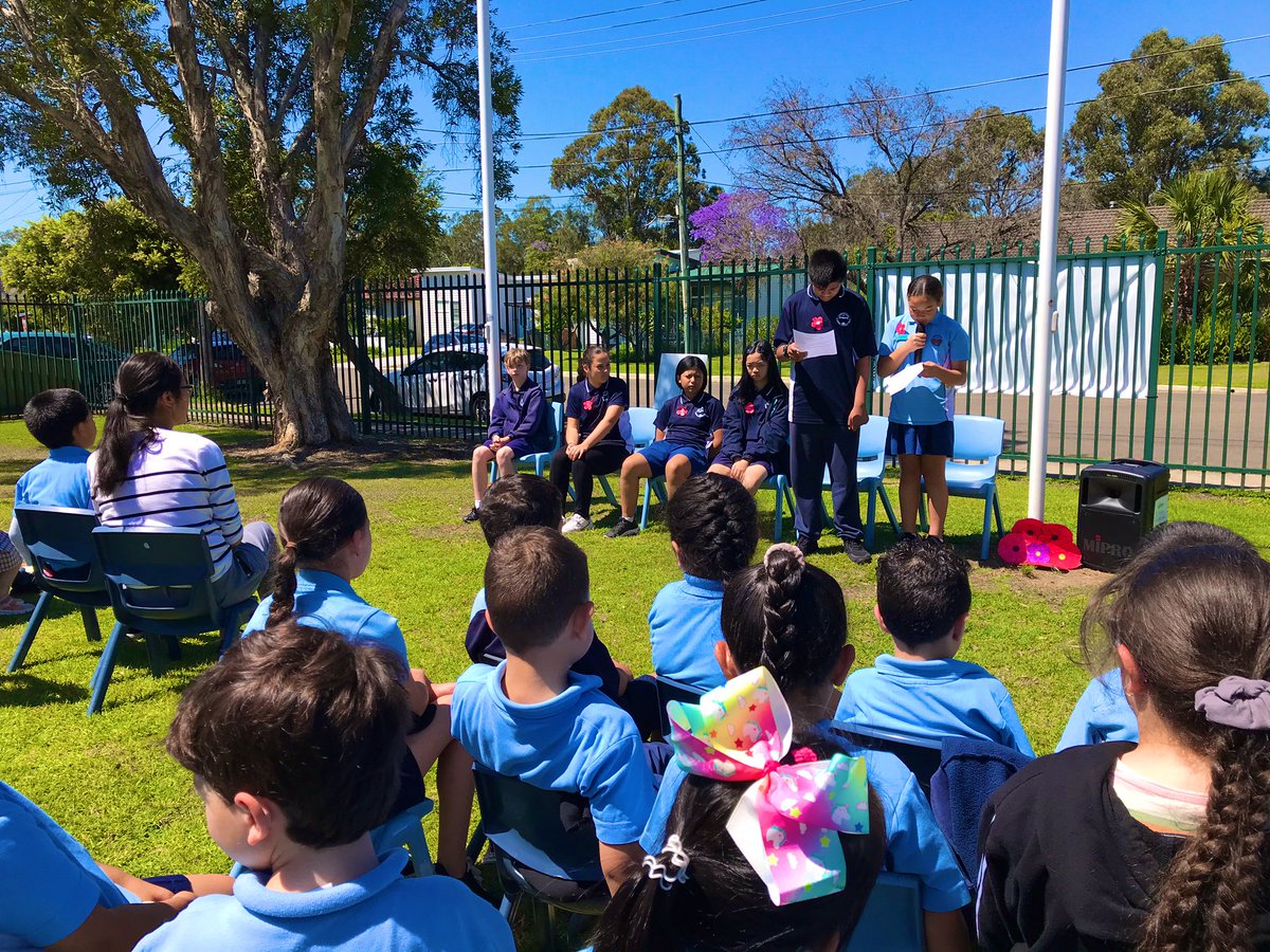 LansvaleEast's tweet photo. Lest we forget. 🌺 #RemembranceDay #RemembranceDay2020 #edutwitter #edchat @NSWEducation https://t.co/y4duDSTa7U