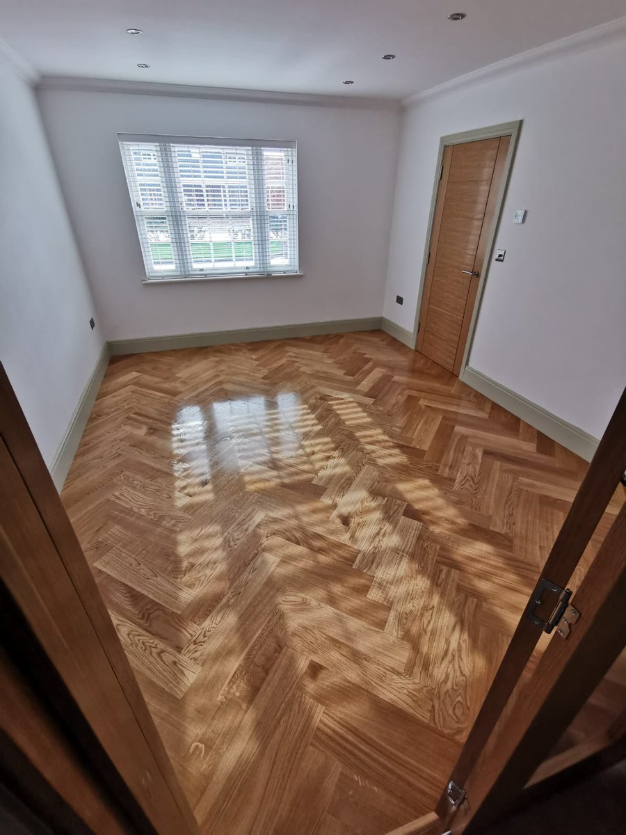tippleandco's tweet photo. Every day now seems like a hump day right?! ๐ช Im in love with that floor ๐คฉ more pics to come of this spectacular house ๐ธ #homeinspo #homeinspiration #decorating #painting #paintinganddecorating #decoratingservices #localpainter #smallbusiness #localbusiness #smallbusinessowner https://t.co/md6fXRV7BB