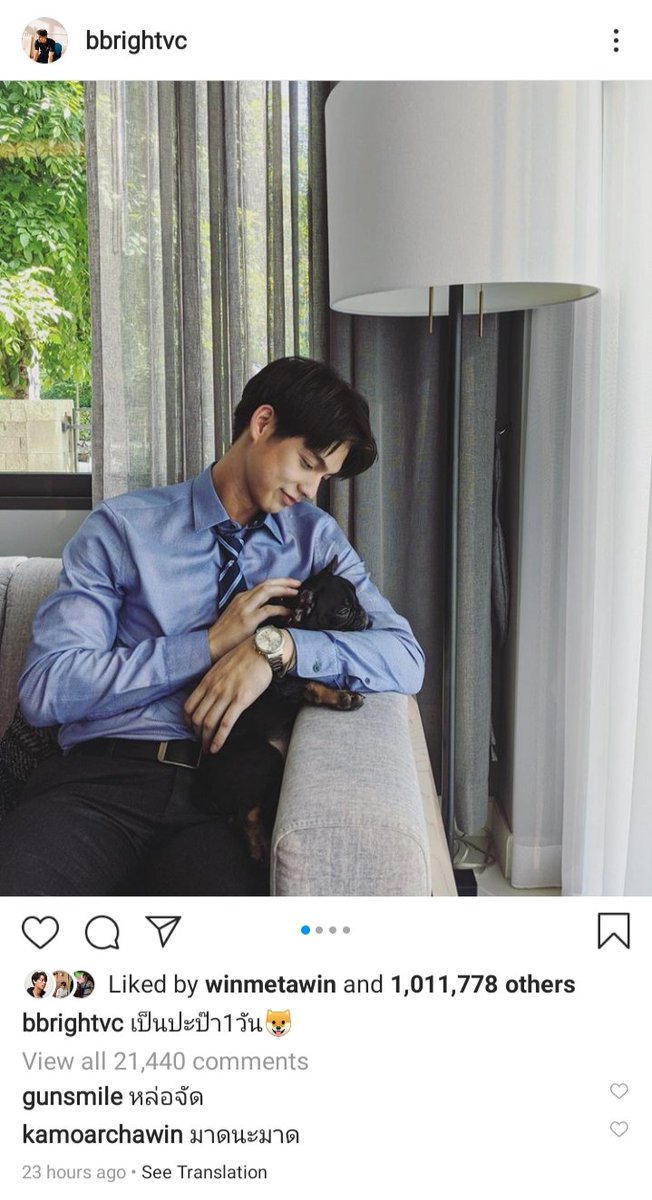 And yesterday, on Nov. 11, they were caught wearing the couple bracelets. Bright captioned "Become daddy for 1 day". I think he was requesting to Win that he become the daddy, dominant, or top for that night. But Win refused, ignored him and "Pretended to be reading". 