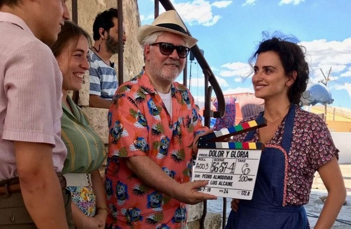 ACMI's tweet photo. Born from the ashes of Franco's repressive regime, Almodóvar's cinema pushes beyond the boundaries of sexual, political and social conservatism, and at the heart of his work is his enduring love of actresses. #ACMIvirtualcteq https://t.co/qbbpgryYfW https://t.co/DIOQFYzNIF