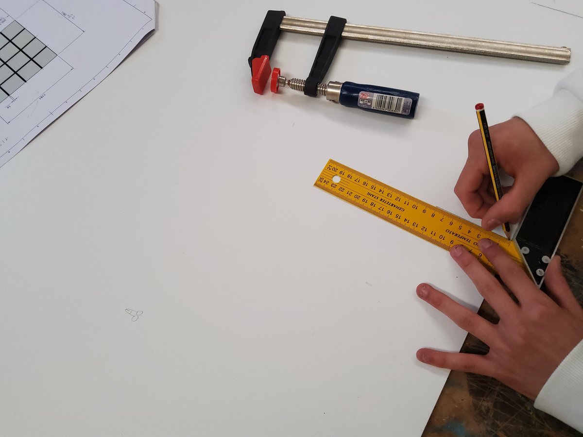 rdanglas's tweet photo. @InsThos estem preparant el tauler de joc per la #RoboCAT21.
#TotsSomThos #StemForts #projectes #Robotica_Thos https://t.co/u2MBX4Sx1w