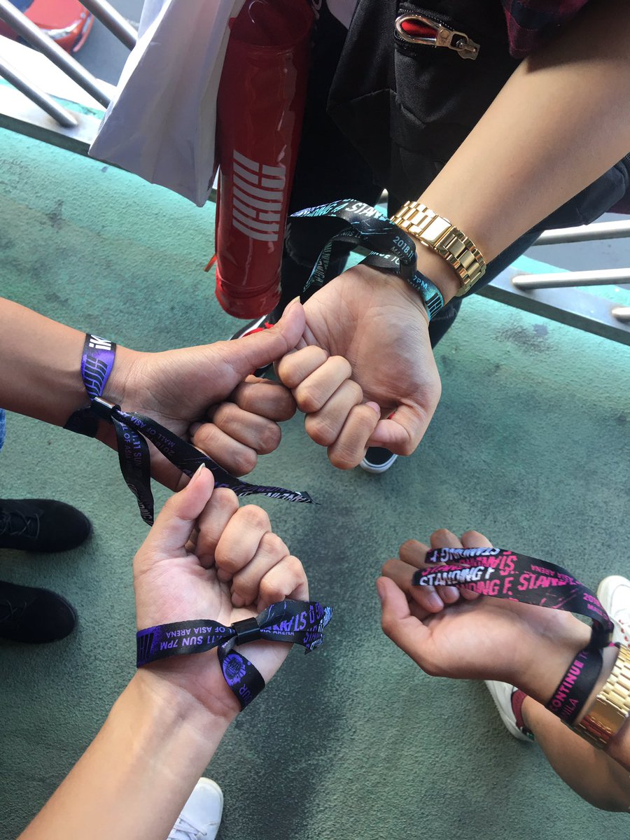 xolightnwind's tweet photo. Exactly 2yrs ago 🥺 #iKONinManila #ContinueTourinManila https://t.co/iYf22i5NgC