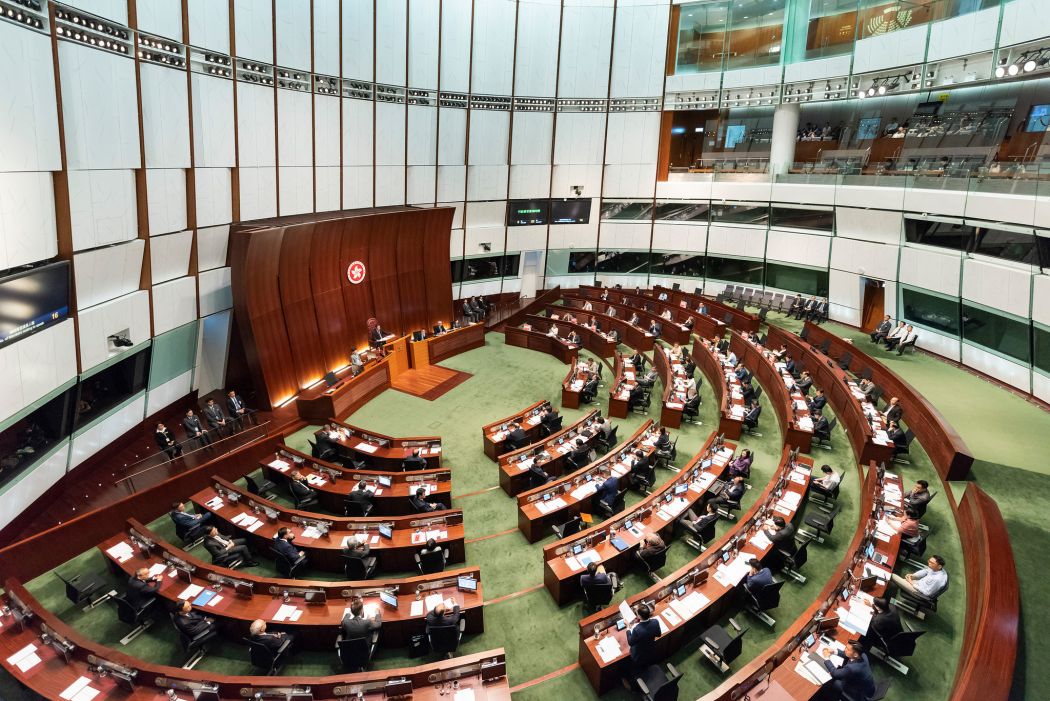  #Thread There is a sense of futility talking about law in Hong Kong today. Many would argue that the city's legal system is at the mercy of the NPCSC.Nevertheless, let's have a look at HK's legal mechanism for disqualifying lawmakers. (1/6)