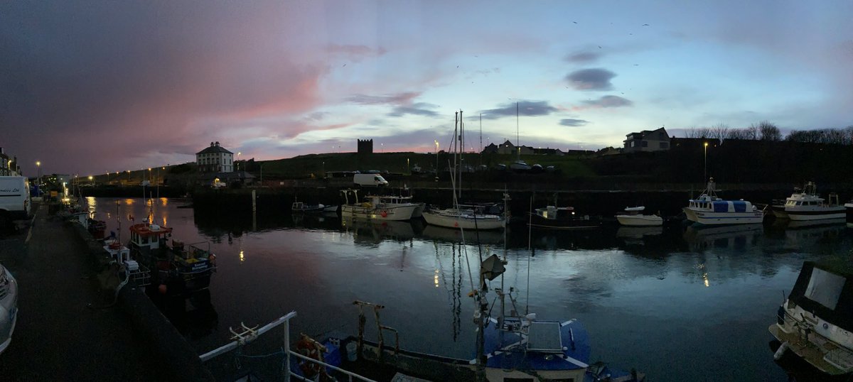 Giacopazzis's tweet image. Beautiful colours in the skies this morning...#earlybird #bakingtherapy #insomnia #harbourside #calm #birdsong #wherewelive #eyemouth #trainingday #keepbusy #giacopazzisofeyemouth