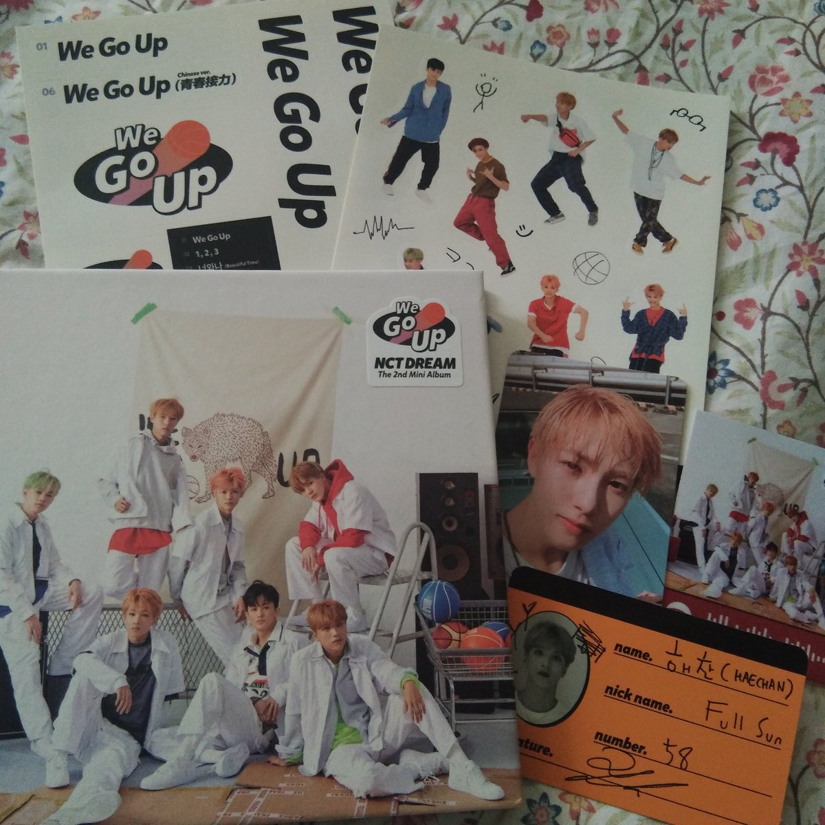 hellohaechsun's tweet photo. my nctd we go up came home today! surprise sya kasi di ko alam na naship na pala to huhu @yeorobunshop tysm for the smooth and fast transaction! ang bait pa ng admins nyo ๐ฅฐ
#YSFEEDBACKS https://t.co/Mu3Dtng8xQ