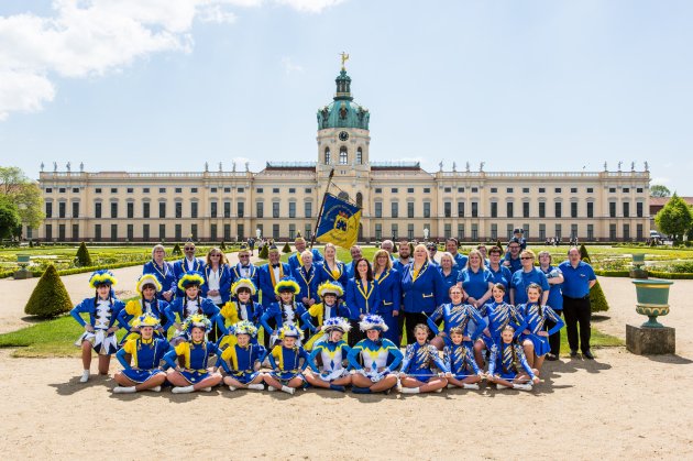 Alt_Lietzow's tweet photo. Liebe Frau Bergmann, danke für die warmen Worte an alle Karnevalisten. In diesem Jahr heißt die fünfte Jahreszeit Lockdown bzw. Corona. Aber im nächsten Jahr wird es mit "Berlin Heijo" weitergehen. https://t.co/mTdXFCbDu1