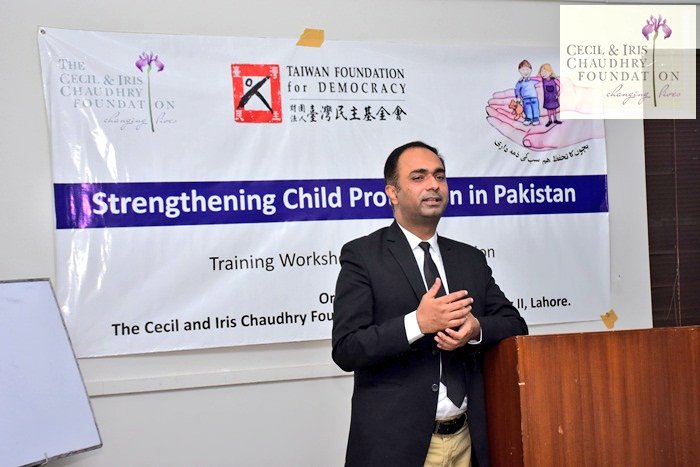 Miqdadnaqvi's tweet photo. During a wonderful youth capacity building program arranged by @cicfpakistan to strengthen #Childprotecion systems in #Pakistan
With @NabilaFBhatti  &amp; @MichelleCh27 https://t.co/dV8mbqOm4C