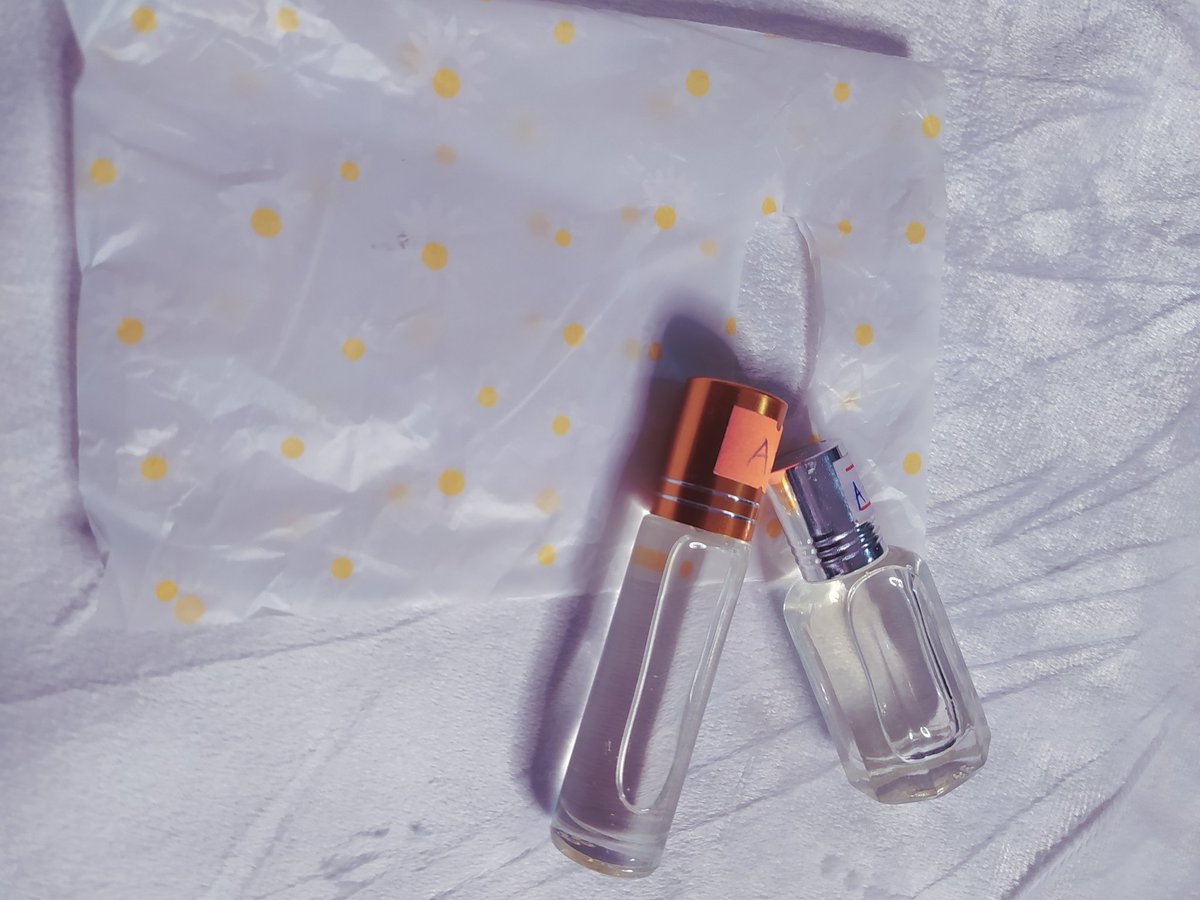 Escentials_Ug's tweet image. We are giving out a pair of earrings or a perfume of your choice on our list if you quote this tweet and get 0 likes, RTs, quotes and comments by 6pm tommorow.

Good luck 😃