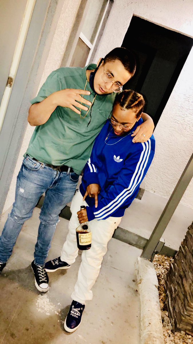 RealShawtyBre's tweet photo. #Vybin #hennessy sippin as always #shawtybre #LasVegas https://t.co/gtJs7GdEgu