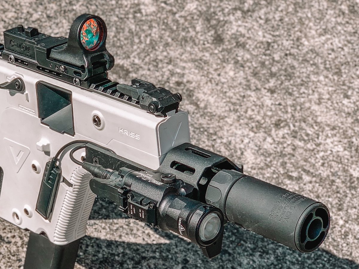 Pinch_Crusher's tweet photo. このトレーサー(中身ACETECH)は内径も広い為、KRYTAC KRISS VECTORのような.45ACPを扱う銃にも似合う❤️
買って正解だった。
#vector #krissvector #トレーサー #サバゲー #45acp #45cal #サプレッサー #サイレンサー https://t.co/Lrdj2NnKUo