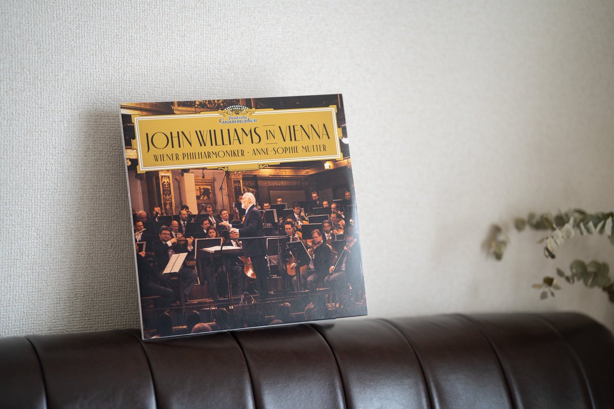 toy_calamari's tweet photo. John Williams in Vienna
#vily #soundtrack https://t.co/4jiA6jFqCW