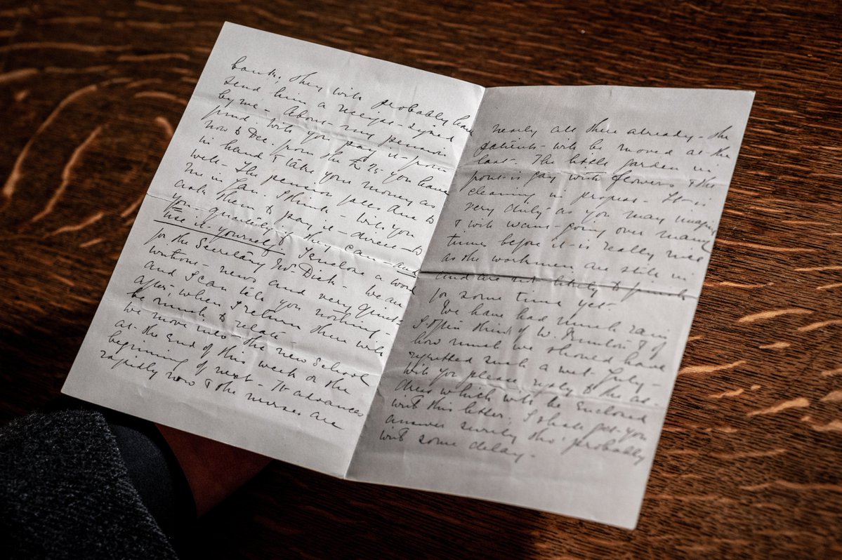 Nrw_Cathedral's tweet photo. We’ve received a truly precious gift this Remembrancetide - one of the last letters written by #WW1 heroine Edith Cavell.
We feel honoured to share this news on #ArmisticeDay and will ensure Edith's letter is preserved for generations to come.
https://t.co/jP02zcAEK6 https://t.co/m59sYyhOU3