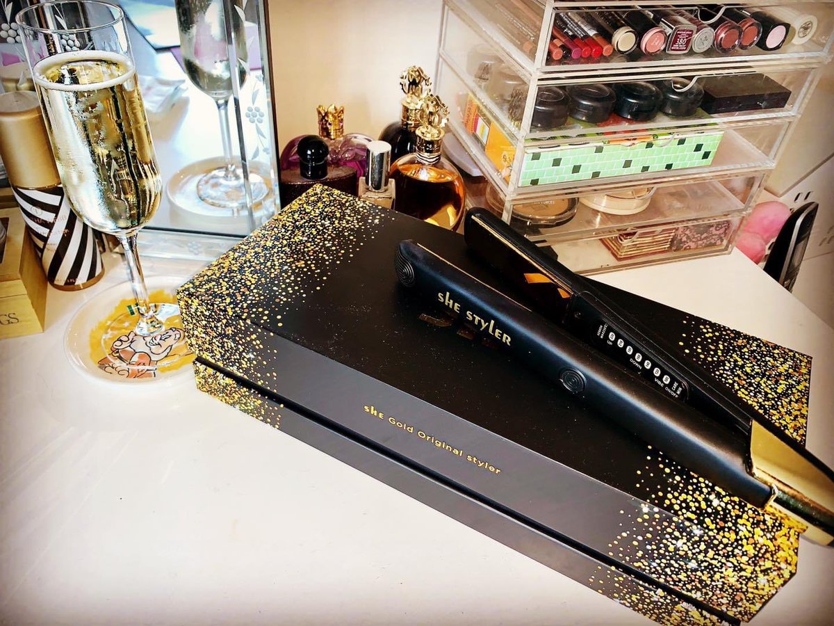 SheHairUK's tweet photo. We’re giving one lucky winner a chance to #win one of our #Shehair® Gold #CeramicStylers! FOLLOW US, RT, Tag 3 friends. https://t.co/z4C8hjOe4e #Giveaway #Competiton Ends TONIGHT at 6pm #WinItWednesday https://t.co/MWDvWWdwmX