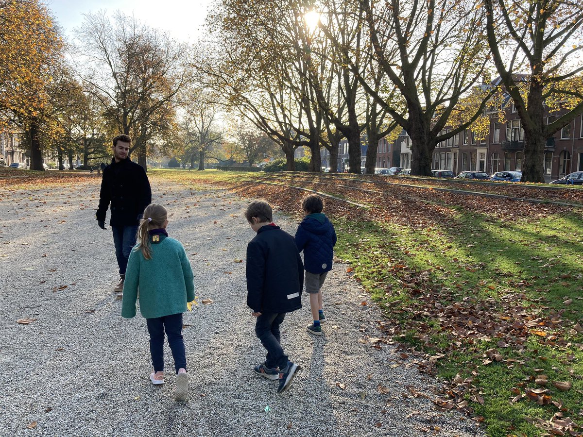 BeversFLG's tweet photo. Afgelopen zaterdag hebben de bevers een heerlijke herfstwandeling gemaakt, op zoek naar mooie blaadjes en kastanjes om mee te knutselen. 🍁🍂
Helaas geen foto van de eindresultaten, maar ze waren erg goed gelukt! 😊

#bevers #scouting #opkomst #herfst https://t.co/aJQSbOw6P4