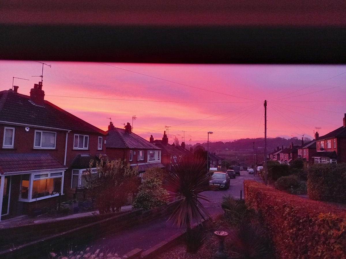 loopyward's tweet photo. @JonMitchellITV morning.  When you open blinds in Farnley and this was the view this morning https://t.co/uAJoFpDXgm