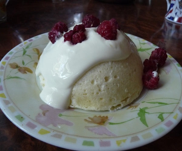 Запеканка в микроволновке. Творожная запеканка с манкой в микроволновке. Форма для запеканки. Запеканка из агуши творожка в микроволновке. Как приготовить творожную запеканку в микроволновке.