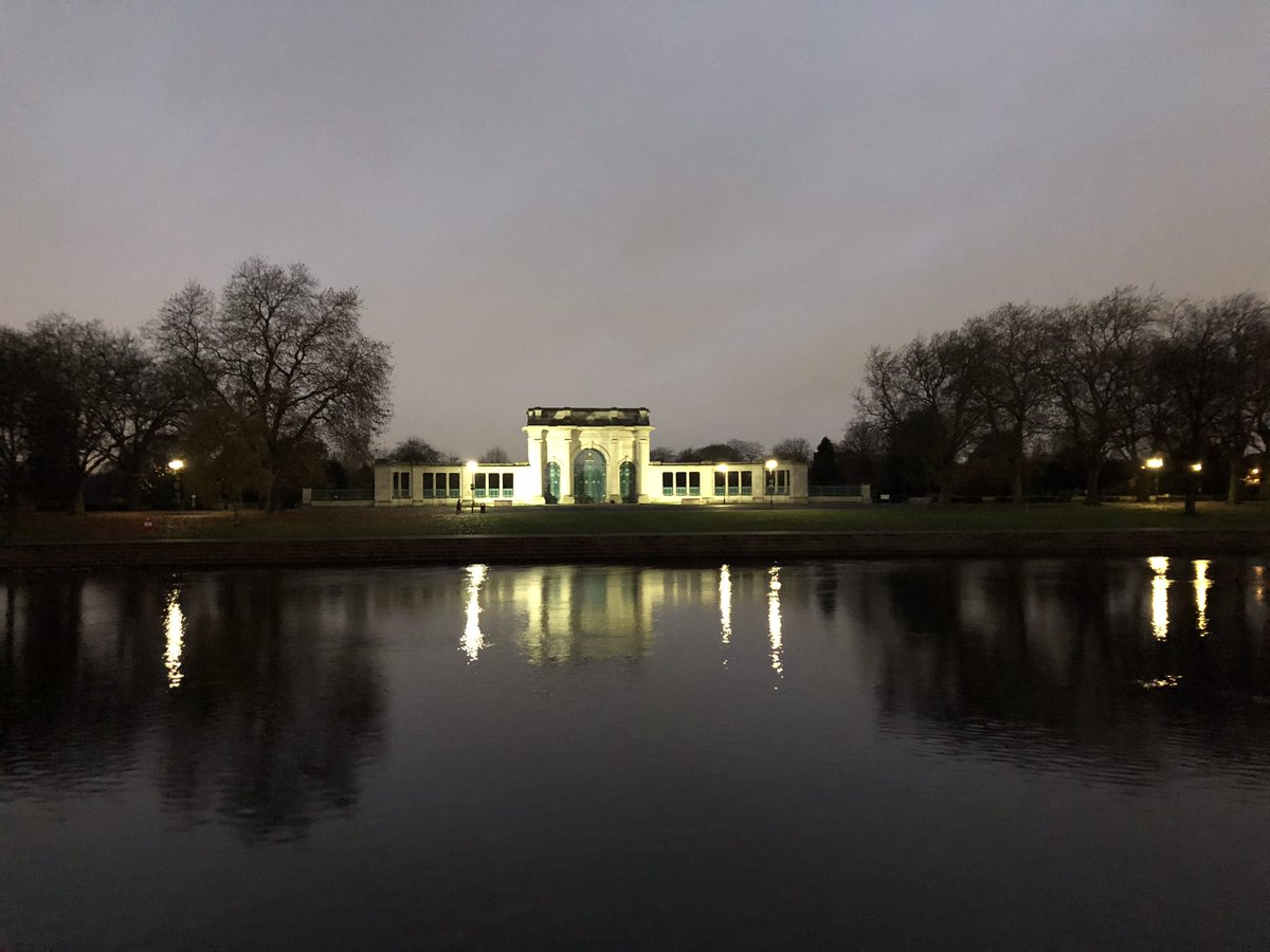 Lest We Forget.
Nottingham War Memorial this morning.