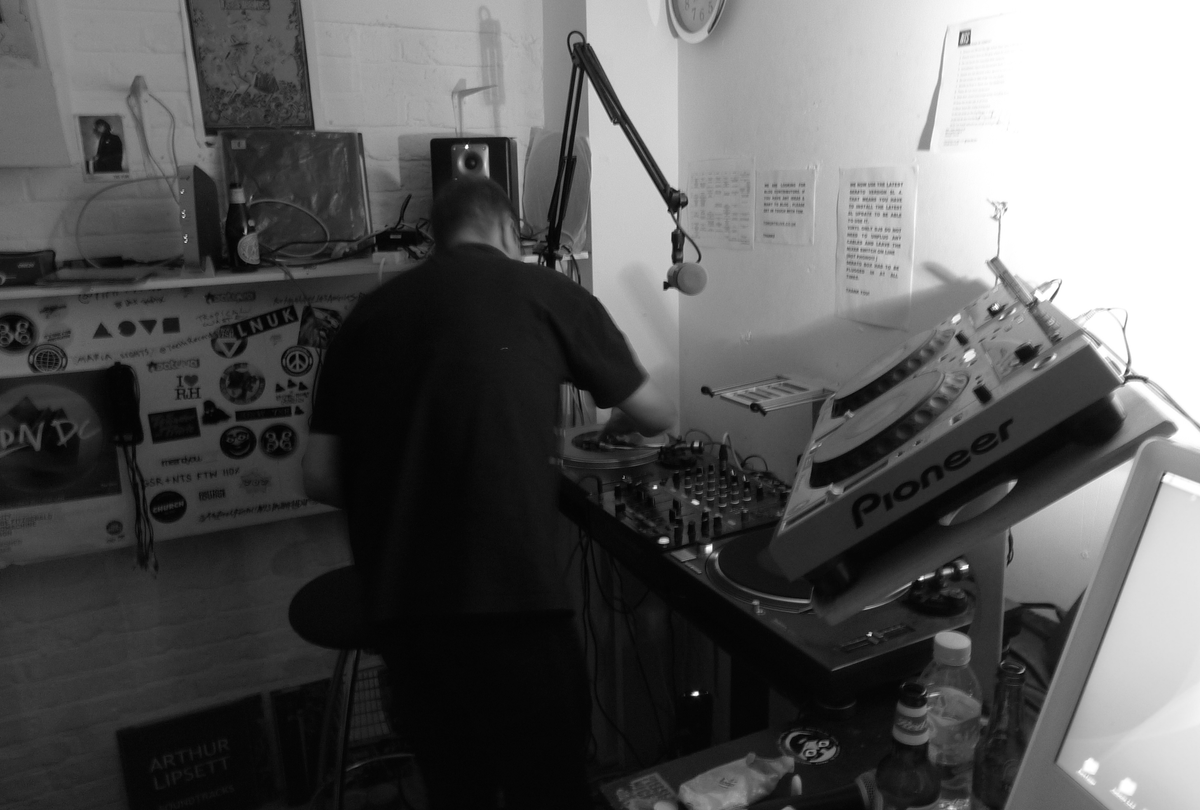 😢damn, absolutely loved that spot, the hut as we knew it. safe space, where you'd feel free to explore and put music music together as you wanted...i still remember this session vividly, myself and don of dons Bankhead aka @TheTrilogyTapes way back in '11....