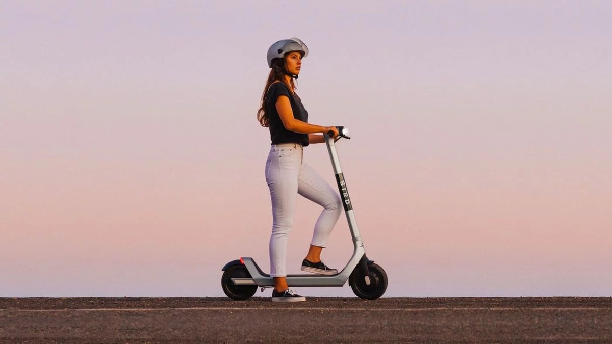 MarcaCoches's tweet photo. La DGT limita al máximo el uso de los patinetes eléctricos: más restricciones que las bicicletas #VMP #patineteelectrico #ruedaelectrica #DGT #MovilidadSostenible #SeguridadVial 

https://t.co/6VdWph0TPQ https://t.co/KumncbWizC