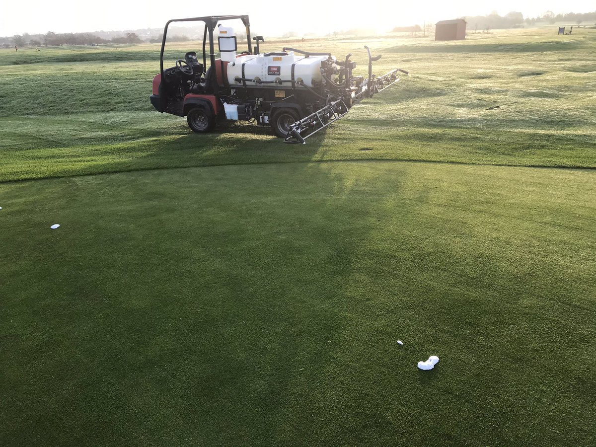 Nice to see the sward looking healthy. Little bit longer than normal but it’s not often they get a rest. A good brush first thing and out spraying Aquarapido this morning to keep the dew levels down. <a href="/sheernessgolfcl/">Sheerness Golf Club</a> @AdvanceGrass