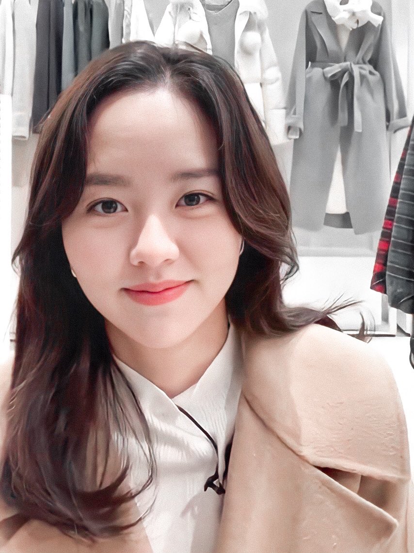 thelight0604's tweet photo. 201110 Instagram Live

#김소현 #kimsohyun @hellokimsohyun https://t.co/mJABZxl0iI