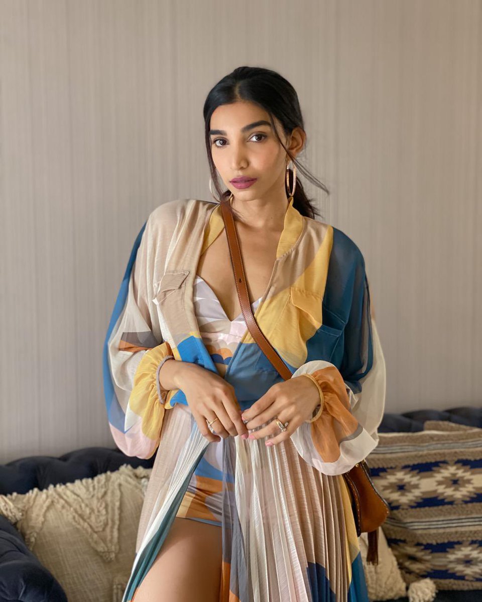 LakmeFashionWk's tweet photo. Hereās @JuhiBGodambeās experience wearing @RElanOfficial presents @PankajandNidhi collection, āTalismanā.
#5DaysofFashion #LFW2020 #SpotlightReady #LFW #TheWorldIsHome #FabricOfTheFuture #FashionForEarth #FutureCouture #RElanAtLFW #LFW #SpotlightReadyatLFW https://t.co/irBtXtyPWl